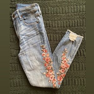 Abercombie & Fitch, size 25s, High rise ankle embroidered jeans